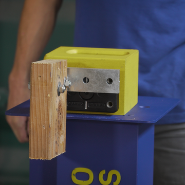Framing Bracket attached to corner casting