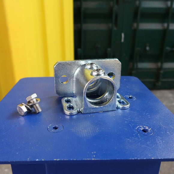 Horizontal Perpendicular tube clamp with kick plate